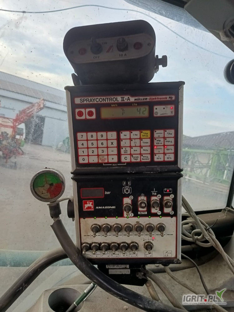 Opryskiwacz Amazone 1200l 21 metrów belka znacznik pianowy głowice trzypozycyjne siedem sekcji hydraulika  prawa lewa strona osobno...