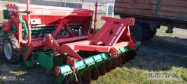 Sprzedam siewnik AGRO-MASZ SR300, rok produkcji 2018 ale jest jak nowy zasiał tylko 40ha. Siewnik posiada 25 redlic, szerokość robocza...