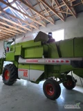 Sprzedam kombajn Claas Dominator 88 s, w oryginale, rok. prod. 1991, silnik Mercedes rzędowy 190 KM, heder 4,5 m, siekacz słomy, wózek do...