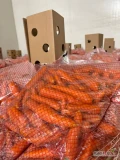 Sprzedam młodą marchew, worek folia 10 kg i big bag - kraj pochodzenia WŁOCHY. Towar 1 klasa. Odbiór okolice Kalisza. 