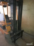 Sprzedam dwa wózki widłowe elektryczne. Jeden mały bułgarek raczej na części i wózek Montini lekko uszkodzony(zblokowało koła).