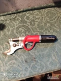 Sprzedam sekator Felco 820 . Sekator został zakupiony w 2019r. W sklepie Sekatory.eu , co sezon serwisowany, dwie baterie w komplecie ,...