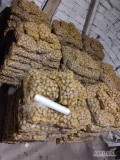 Witam. Posiadam na sprzedaż 8 ton świeżo przerobionego ziemniaka i zapakowanego w 15kg. woreczki. Odmiana GALA, kal.+45. Ziemniak na...