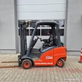 Sprzedam wózek widłowy LINDE H20T o napędzie gazowym. Udźwig 2000 kg. Maszt standard. Wysokość podnoszenia 3148 mm. Wysokość...