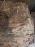 Witam .  Oferuje pietruszkę ciętą przygotowaną na linij.  Pietruszka gruba i bez rdzy. 