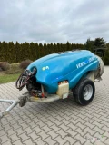 Sprzedam opryskiwacz tifone vento 1500 litrów 
