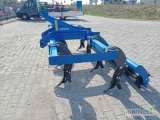 Pług dłutowy bezorkowy M-Pirat 1,6m - 3,2m . Rama profil 100x100x6 Z pojedyńczym wałem strunowym Φ350 Cena dotyczy 1,6m głębokość...