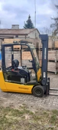 Sprzedam Jungheinrich efg 220 stan dobry ,bateria w bardzo dobrym stanie z 2016 roku , maszt duplex 3,9m.,prostownik , widły .
