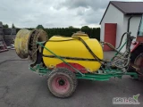 Sprzedam opryskiwacz sadowniczy Pilmet 1000l. Opryskiwacz sprawny, zdatny do użytkowania. Więcej informacji pod nr tel. 785289144